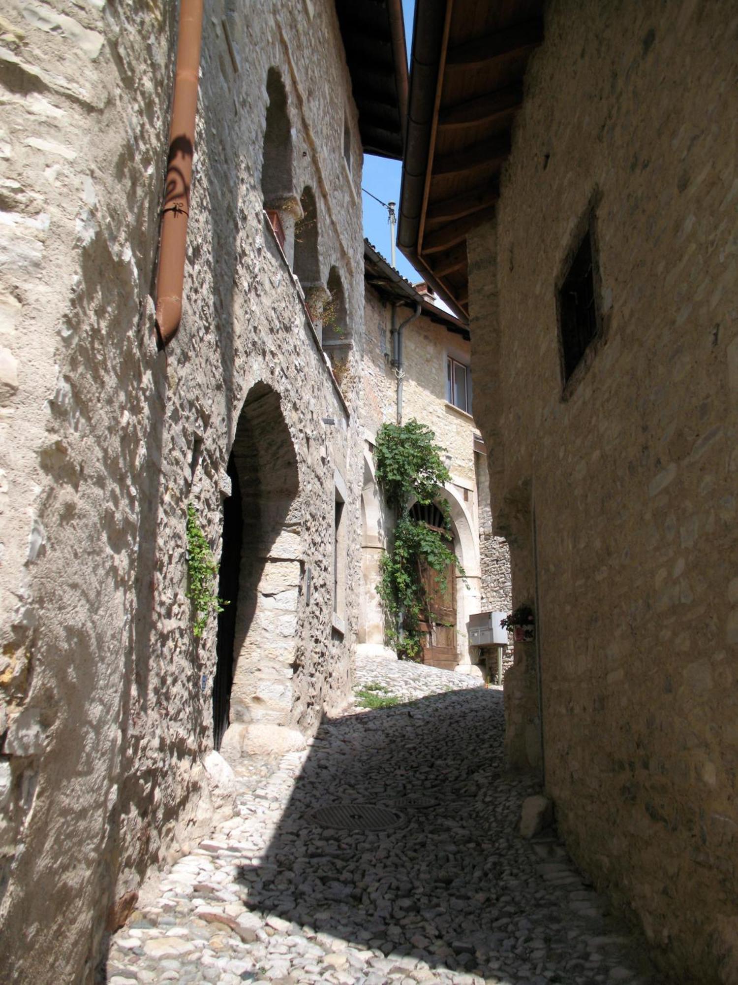 Charming B&B And Osteria La Crisalide Meride Buitenkant foto