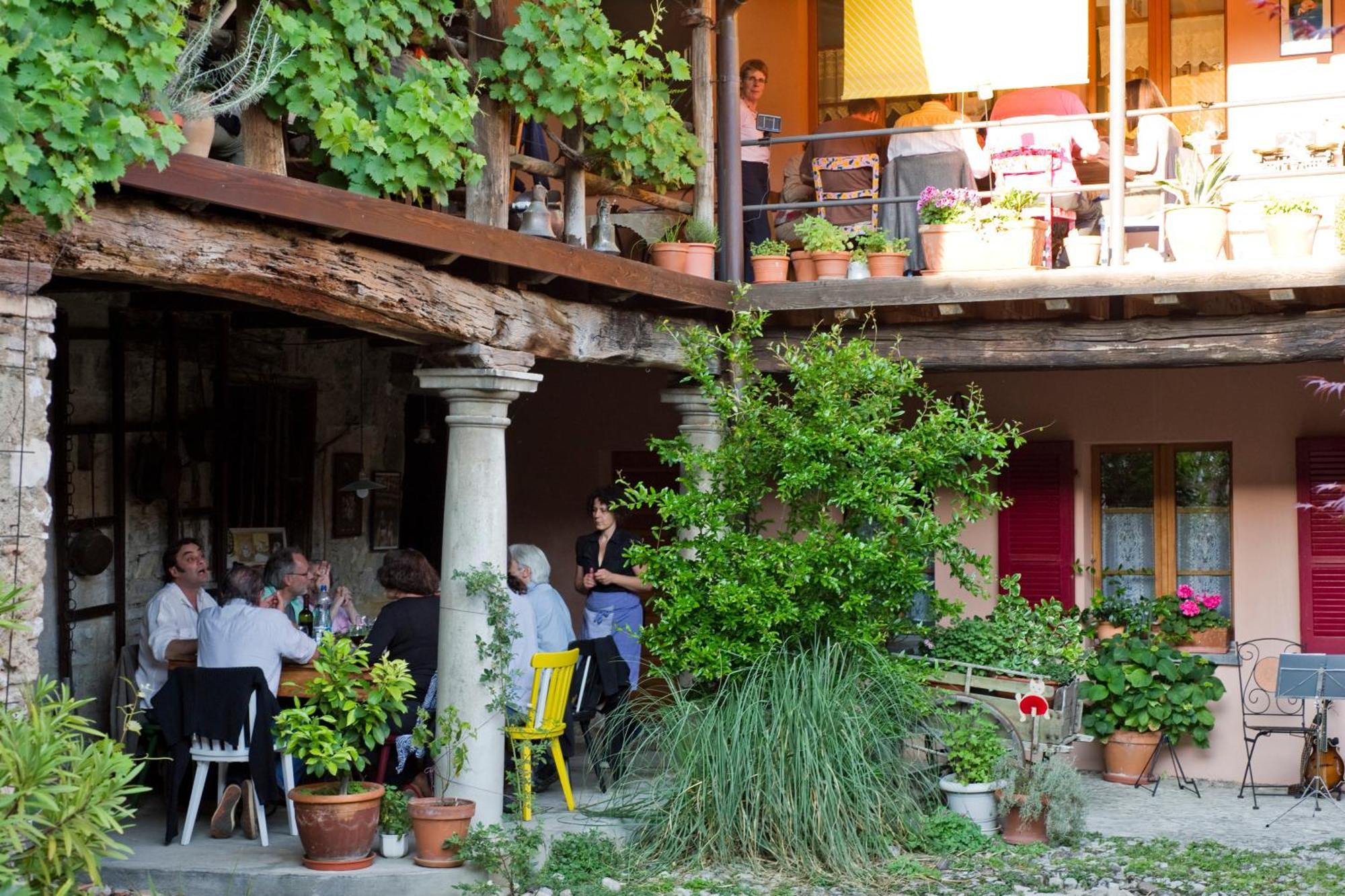 Charming B&B And Osteria La Crisalide Meride Buitenkant foto
